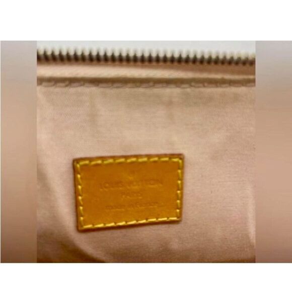 Louis Vuitton Alma Vernis Bag - Picture 5 of 16